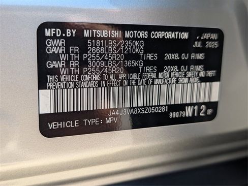 New 2025 Mitsubishi Outlander SE image 30