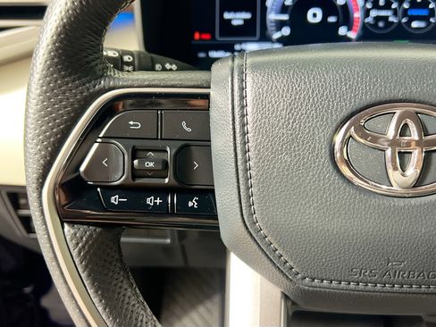 Used 2024 Toyota Sequoia Capstone AWD/4WD image 17