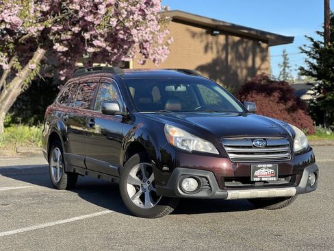 Used 2013 Subaru Outback 2.5i Limited AWD/4WD image 2