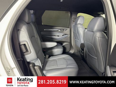 Used 2024 Buick Enclave Premium image 17