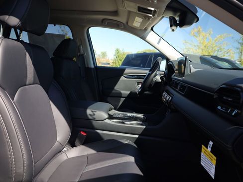 New 2025 Honda Pilot Touring image 36