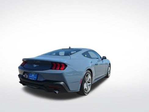 Used 2024 Ford Mustang Coupe RWD image 5