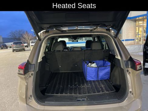 Used 2025 Nissan Rogue SV image 7