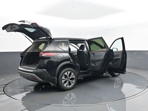 Used 2023 Nissan Rogue SV image 29