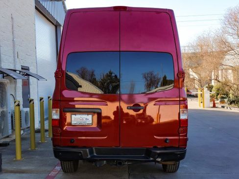 Used 2021 Nissan NV 3500 SV w/ Back Door Glass Package image 7