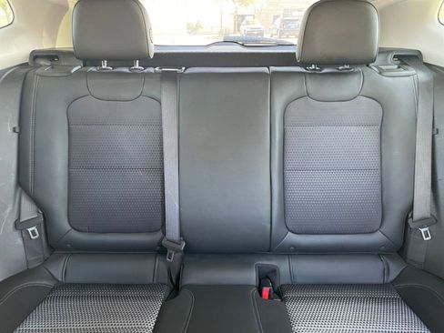 Used 2025 Chevrolet Trax LT FWD image 39