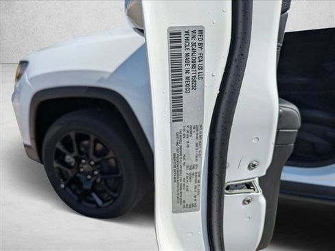 New 2026 Jeep Compass Latitude image 18