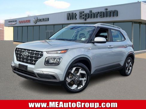 Used 2022 Hyundai Venue SEL image 1