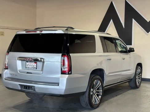 Used 2019 GMC Yukon XL Denali w/ Denali Ultimate Package AWD/4WD image 3
