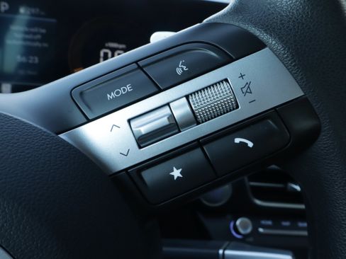 Used 2025 Hyundai Sonata SEL FWD image 24