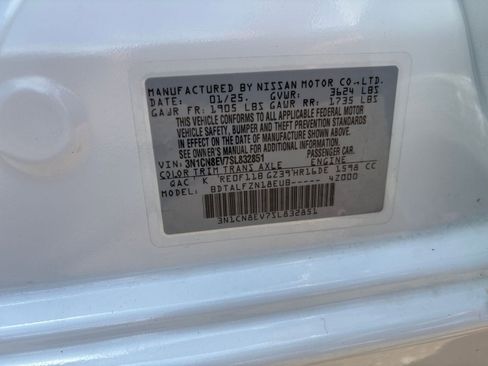 Used 2025 Nissan Versa SV FWD image 27