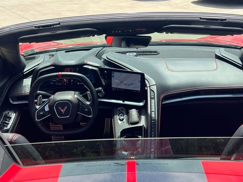 Used 2023 Chevrolet Corvette Stingray Premium Conv w/ Z51 Performance Package RWD image 28