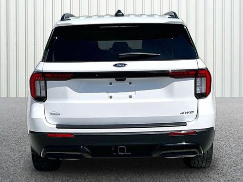Used 2025 Ford Explorer ST-Line w/ ST-Line Street Pack AWD/4WD image 4