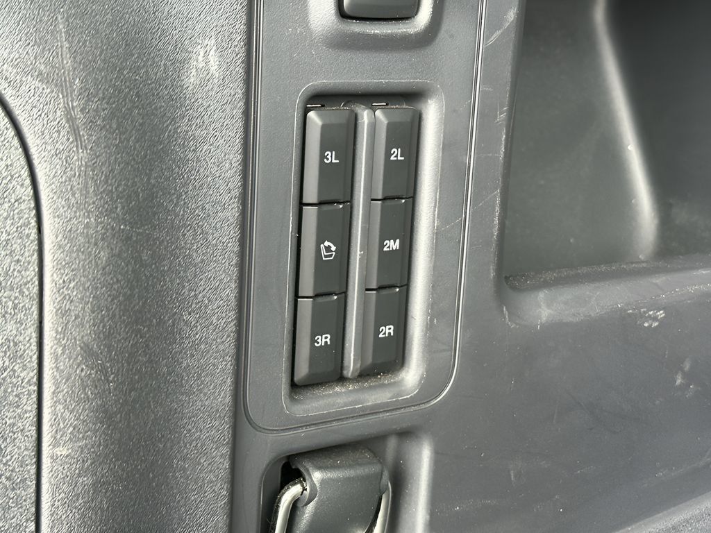 Used 2025 Ford Expedition Active AWD/4WD image 20