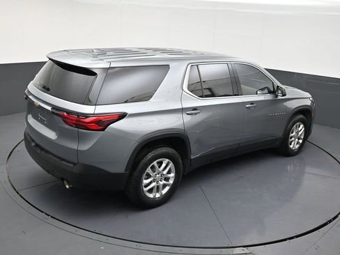 Used 2023 Chevrolet Traverse LS FWD image 16
