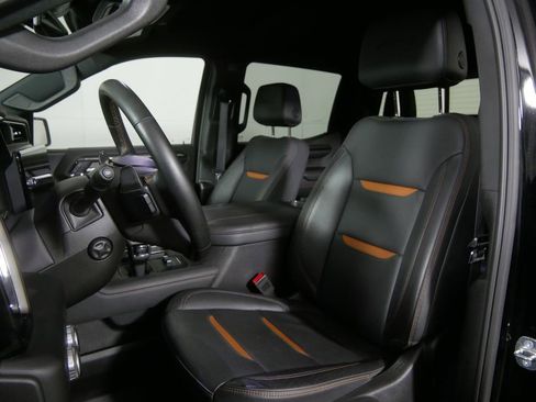 Used 2024 GMC Sierra 1500 AT4 w/ AT4 Premium Package image 9