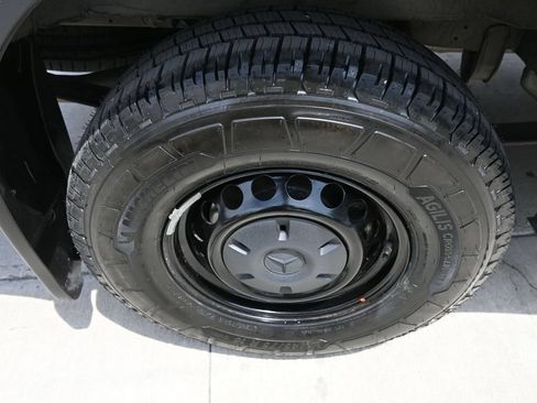 Used 2024 Mercedes-Benz Sprinter 2500 image 14