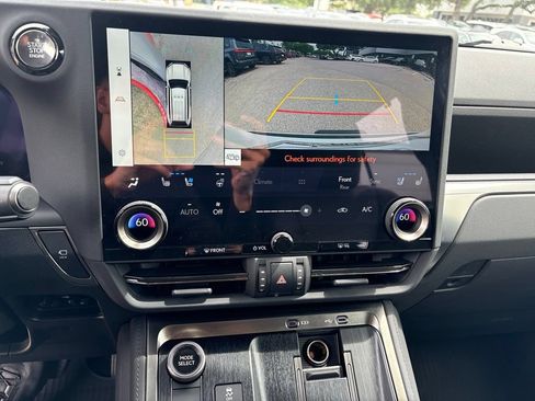 Used 2024 Lexus GX 550 w/ Accessory Package (Z1) AWD/4WD image 15
