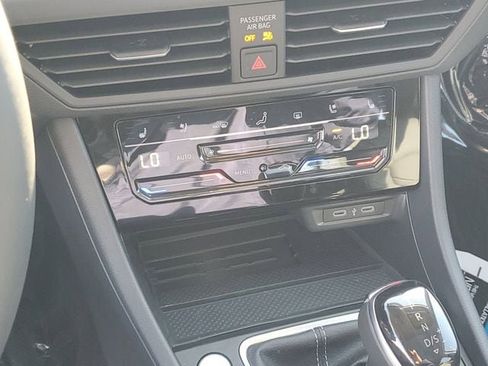 New 2026 Volkswagen Jetta SEL image 24