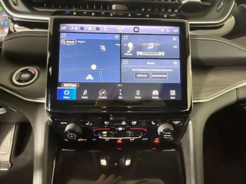 Used 2023 Jeep Grand Cherokee 4WD 4xe w/ Luxury Tech Group II image 24