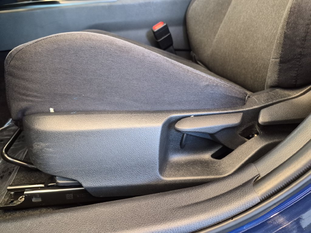 Used 2025 Toyota Camry LE FWD image 16