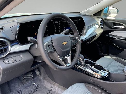 New 2026 Chevrolet Trax LT w/ Driver Confidence Package FWD image 7