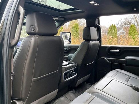 Used 2023 GMC Sierra 3500 Denali w/ Denali Ultimate Package image 31