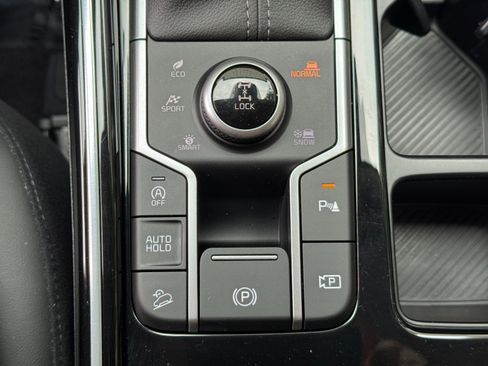 Used 2025 Kia Sorento SX AWD/4WD image 34
