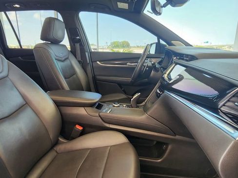 Used 2021 Cadillac XT6 Sport w/ LPO, ONYX Package AWD/4WD image 32