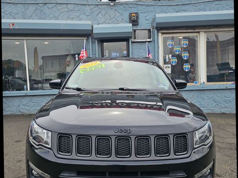 Used 2019 Jeep Compass Latitude image 1