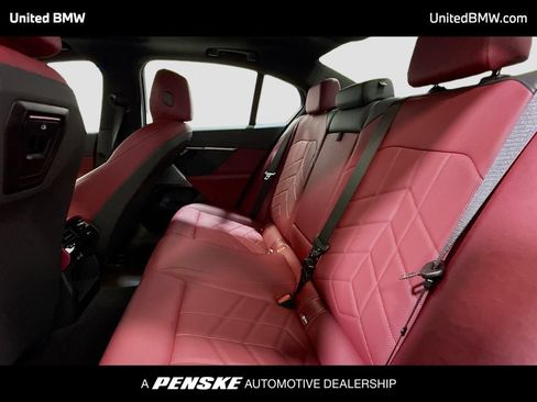 Used 2024 BMW 540i xDrive w/ Premium Package AWD/4WD image 12