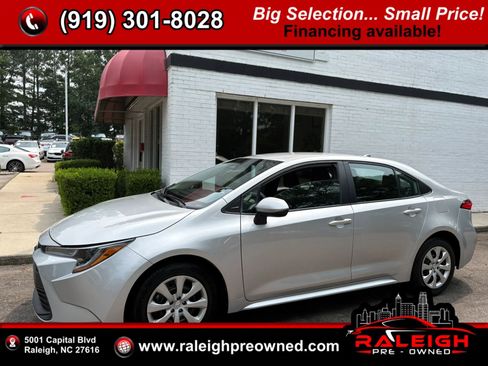 Used 2025 Toyota Corolla LE FWD image 1