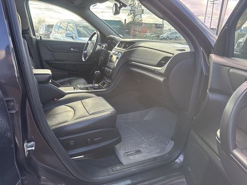Used 2017 Chevrolet Traverse LT image 11