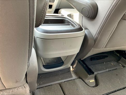 Used 2019 Chrysler Pacifica Touring Plus FWD image 10