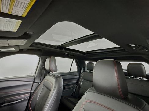 Used 2023 Ford Explorer ST-Line w/ Class IV Trailer Tow Package image 11