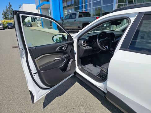 Used 2025 Chevrolet Trax ACTIV w/ Driver Confidence Package FWD image 18
