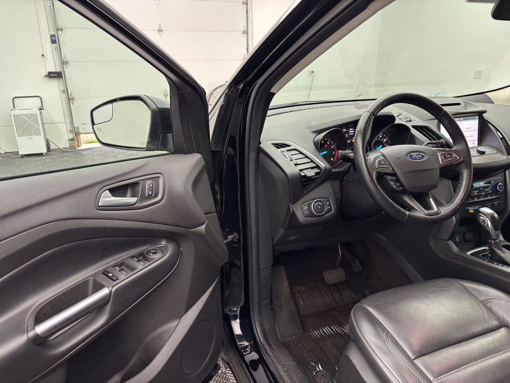Used 2018 Ford Escape SEL FWD image 17