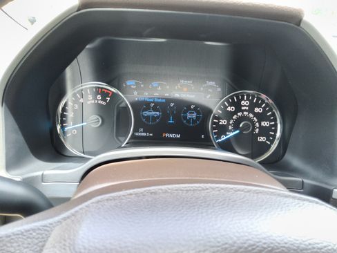 Certified 2019 Ford F150 Lariat w/ Equipment Group 502A Luxury AWD/4WD image 30
