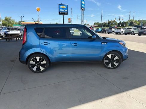 Used 2016 Kia Soul + w/ Designer's Package FWD image 6