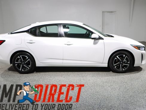 Used 2024 Nissan Sentra SV FWD image 6
