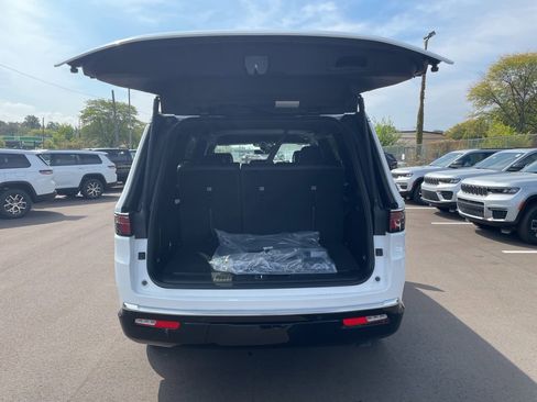 New 2025 Jeep Wagoneer 4WD w/ Convenience Group I image 6