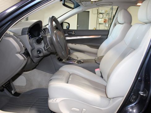 Used 2012 INFINITI G37 Journey w/ Premium Pkg RWD image 8