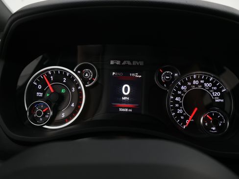 Used 2020 RAM 2500 Big Horn w/ Night Edition AWD/4WD image 10
