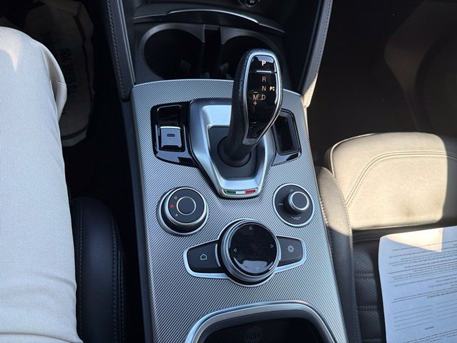 Used 2023 Alfa Romeo Stelvio Veloce AWD/4WD image 19