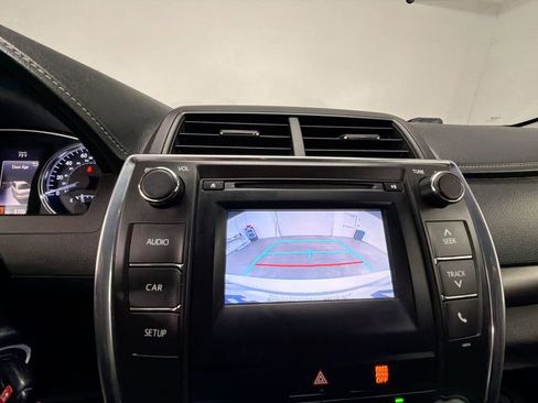 Used 2016 Toyota Camry LE image 14