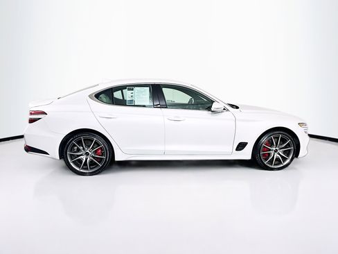 Used 2025 Genesis G70 2.5T image 10