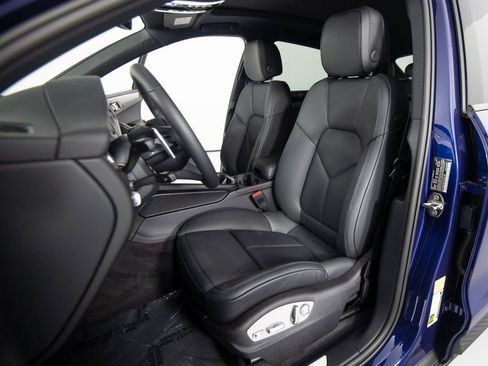 New 2026 Porsche Macan S image 17