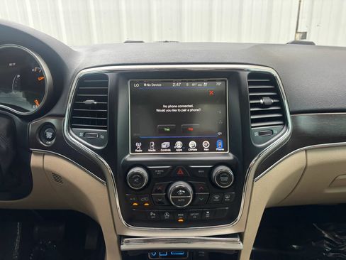 Used 2017 Jeep Grand Cherokee Limited w/ Luxury Group II AWD/4WD image 36