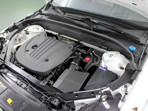 Certified 2023 Volvo XC60 B5 Ultimate w/ Climate Package image 52