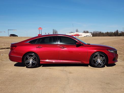Used 2022 Honda Accord Touring image 7